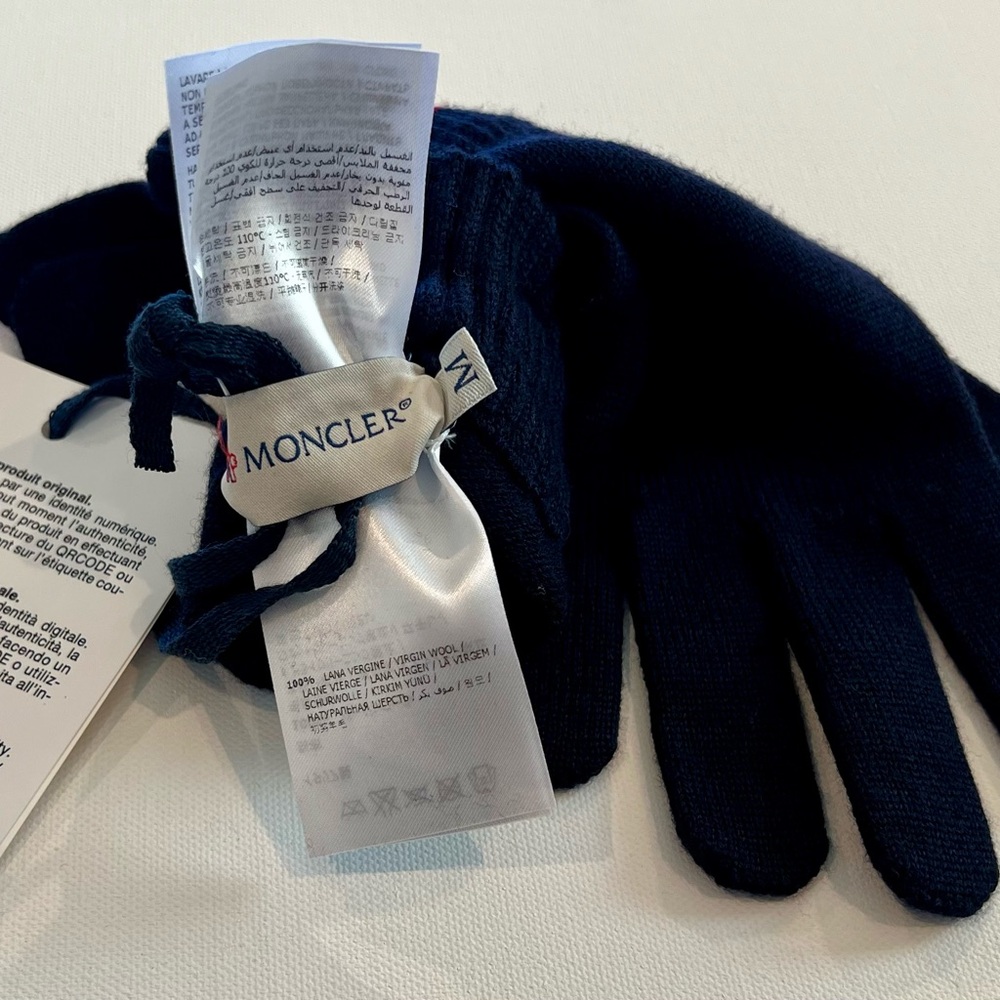 Moncler NWT Navy Gloves Unisex Medium Stretch 100% Virgin Wool - Picture 8 of 8